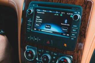 Jakie informacje może wyświetlać cyfrowy kokpit kierowcy?