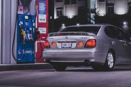 Zużycie oleju silnikowego – normy i przyczyny nadmiernego ubytku