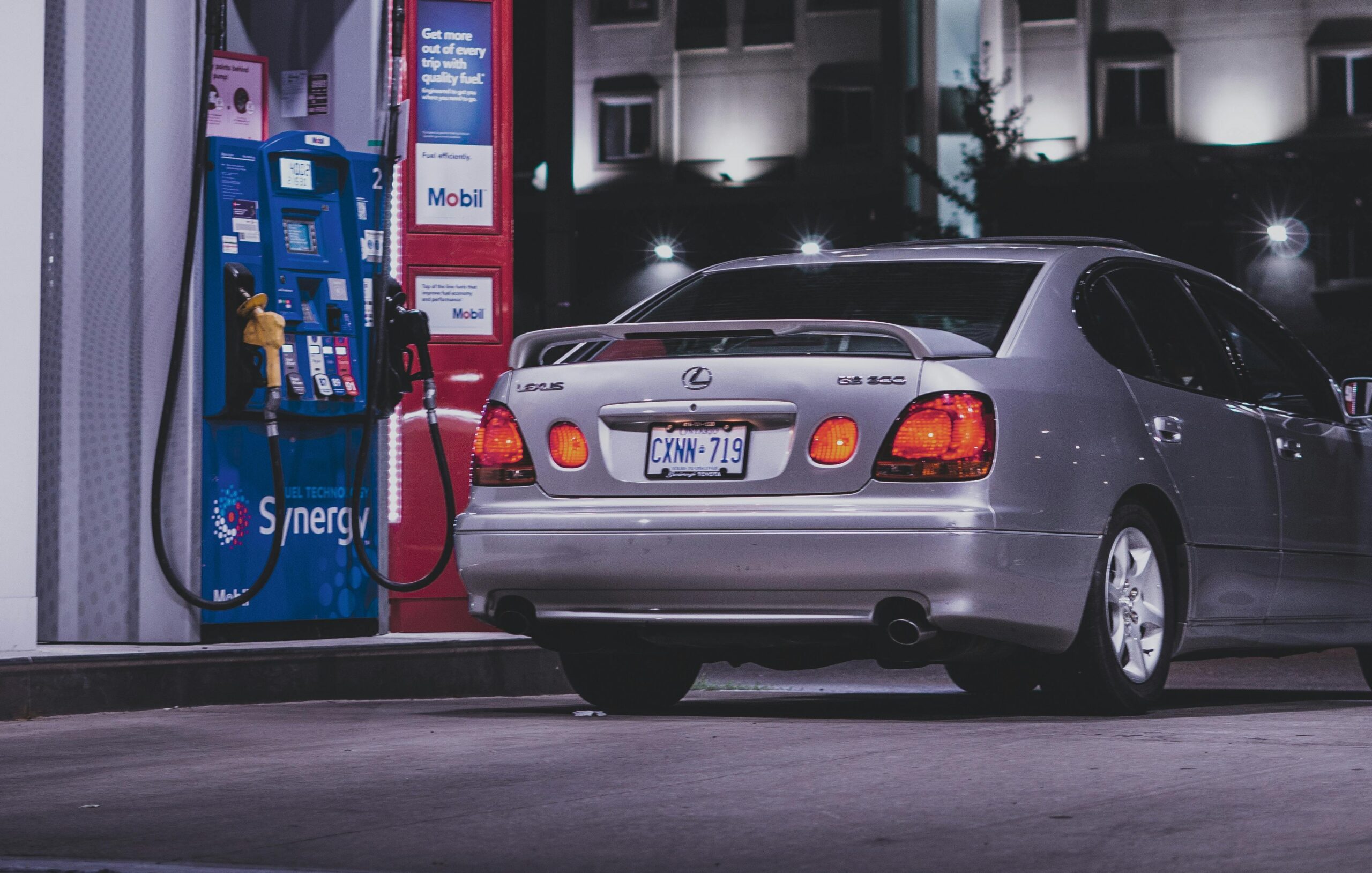 Zużycie oleju silnikowego – normy i przyczyny nadmiernego ubytku