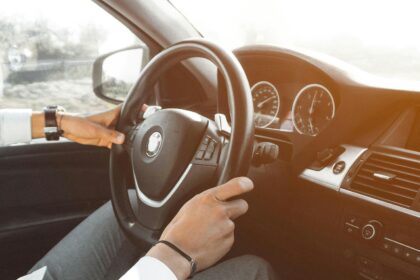 Ile kosztuje prawo jazdy w Polsce? Poradnik krok po kroku