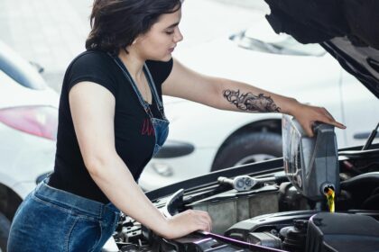 Samodzielna wymiana oleju silnikowego – poradnik krok po kroku